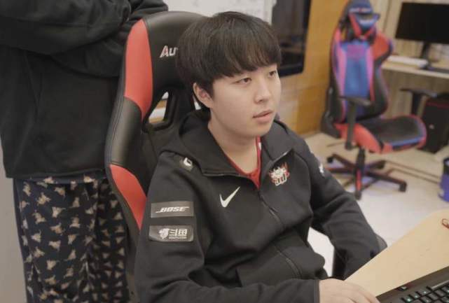 曼联凭借新 曼联凭借新