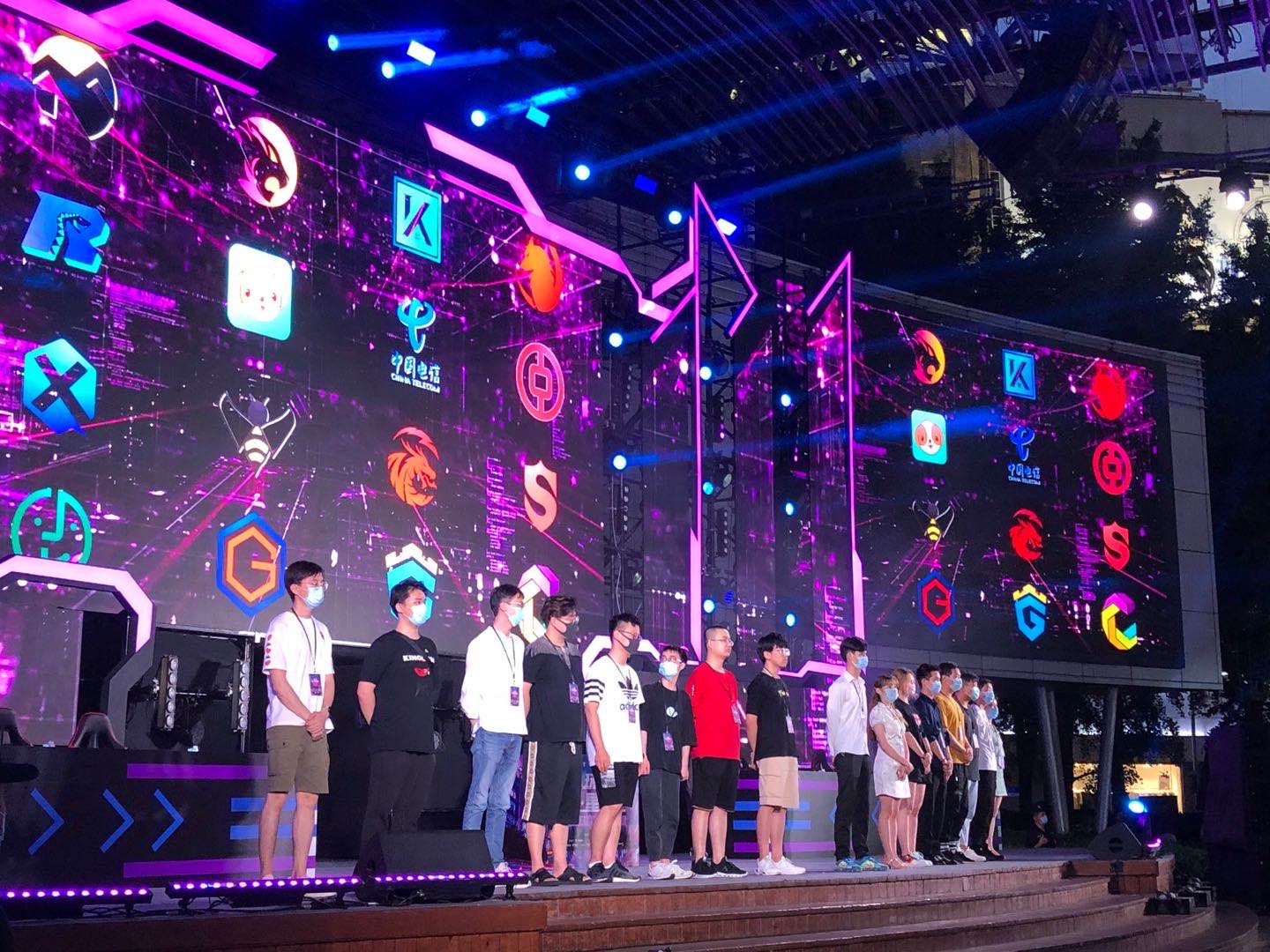 与魅力的骑 与魅力的骑